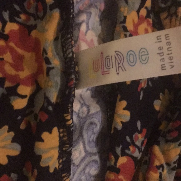 Lularoe one size fits all leggings - Picture 3 of 3